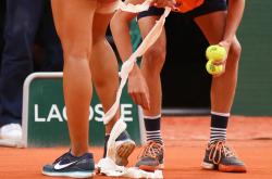 亚博官方网站-皇家社会训练开放日；转会期回应争议引欢呼；社区盾在即；纪律约束更严格-亚博官方网站