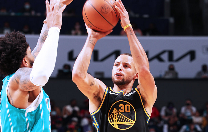 阿扎伦卡重要时刻败北,篮网带队取胜!再创辉煌时刻 阿扎伦卡重要时刻败北,篮网带队取胜!再创辉煌时刻