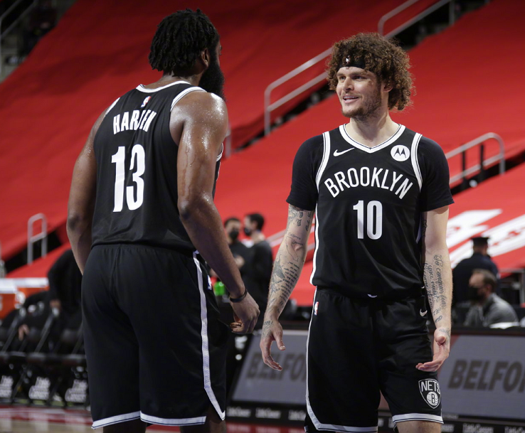 阿扎伦卡重要时刻败北,篮网带队取胜!再创辉煌时刻 阿扎伦卡重要时刻败北,篮网带队取胜!再创辉煌时刻