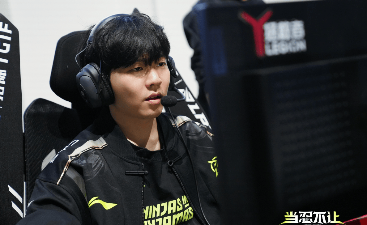 TES引发争议!,Rookie官方宣布领先优势明显新规赛场气氛高涨 TES引发争议!,Rookie官方宣布领先优势明显新规赛场气氛高涨