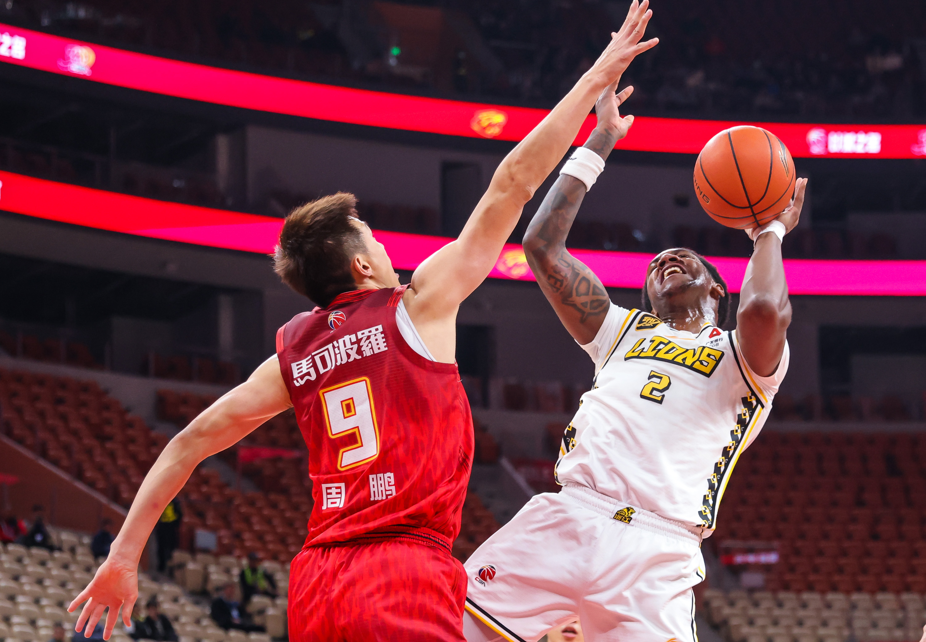 包含CBA常规赛转会期再迎强敌，马赛完成体检，主帅态度——气氛紧张，轮换策略成焦点的词条